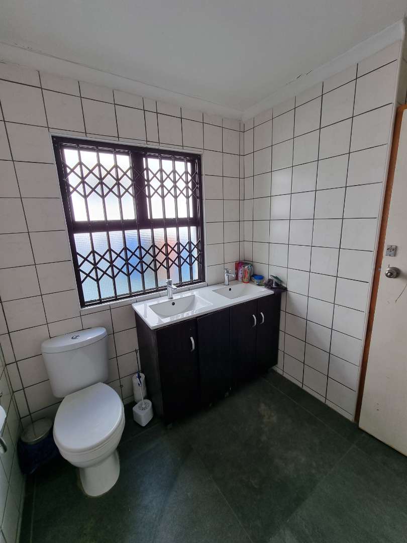 4 Bedroom Property for Sale in Zonnebloem Western Cape